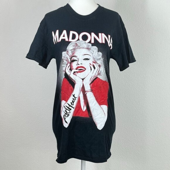 Madonna Rebel Heart Tour T Shirt 2015 Black Short Sleeve Size Small - Picture 1 of 9